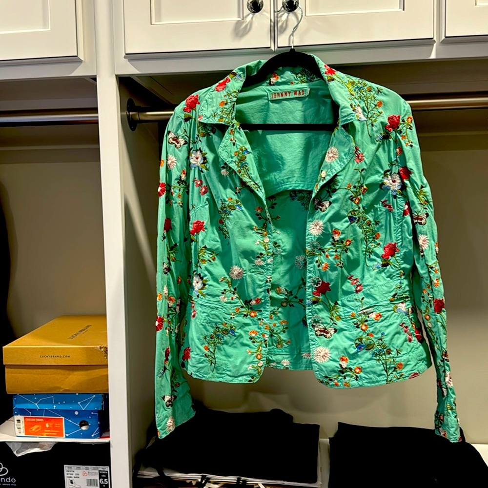 Beautiful EUC Johnny Was blazer medium in rare mint green color